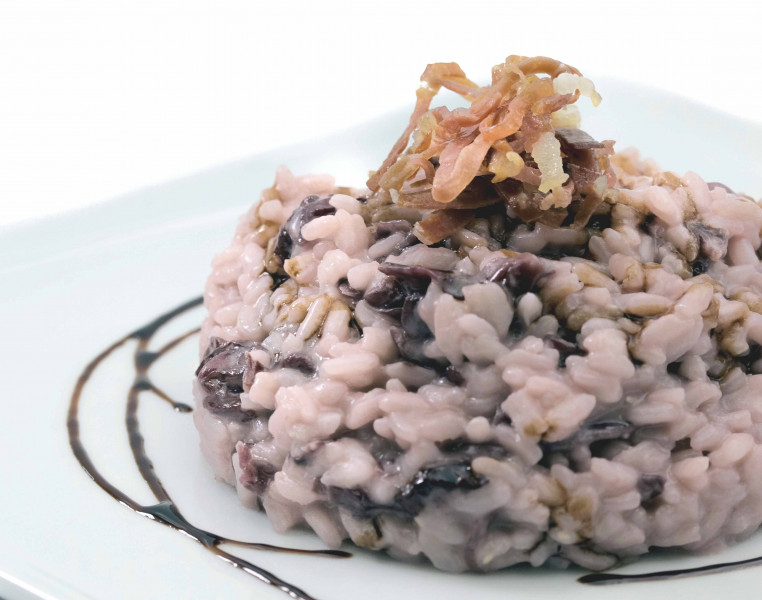 Risotto with red radicchio and balsamic vinegar
