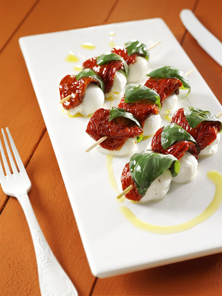 Skewers of tuttosole tomatoes